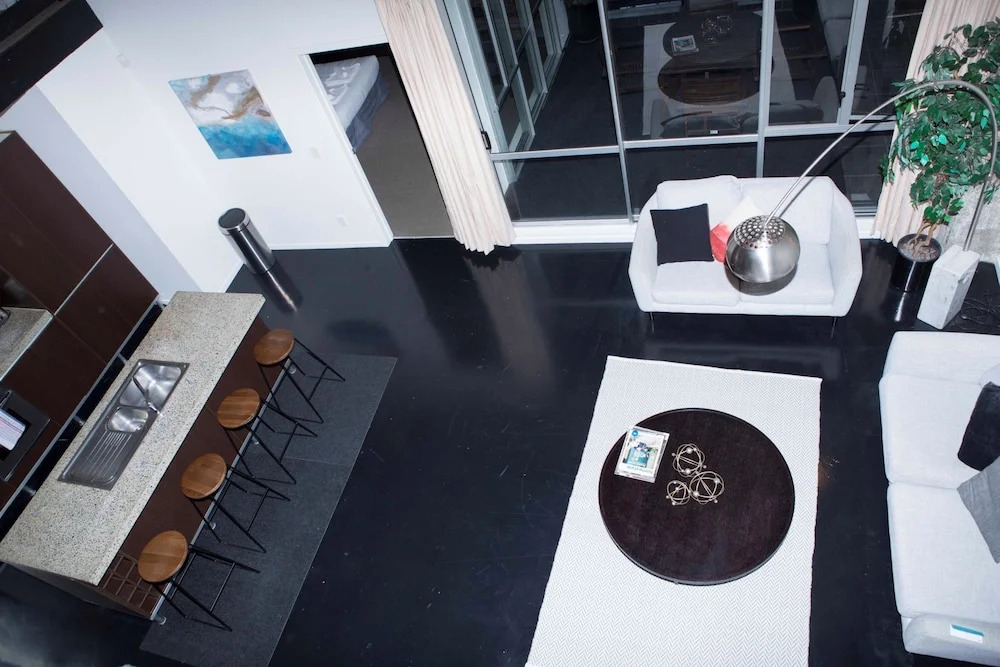 Gorgeous Five Bed Apartment in the City