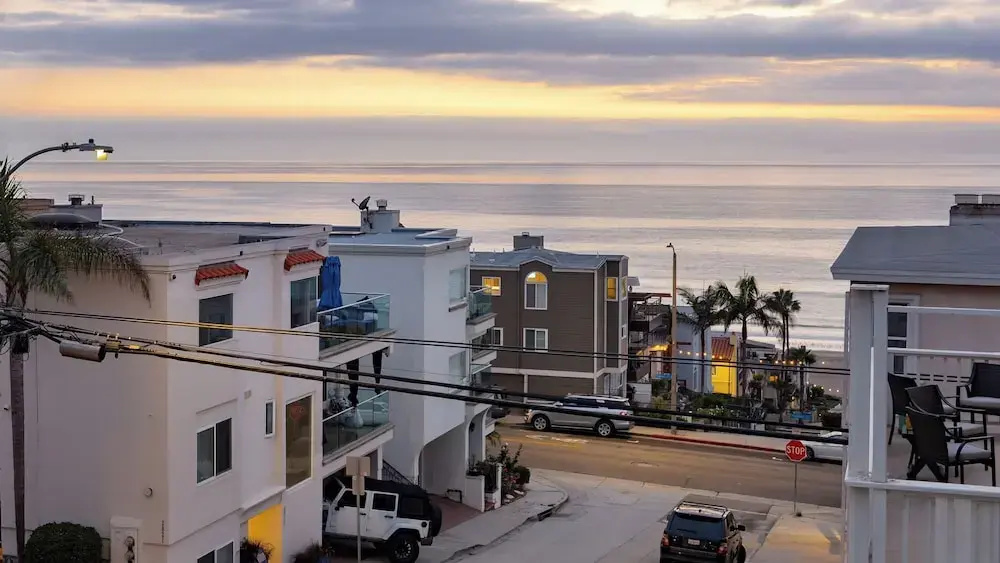 Walk to Manhattan Beach Pier, Ocean Views, Balcony, & Peloton Casa Del Mar by Avantstay