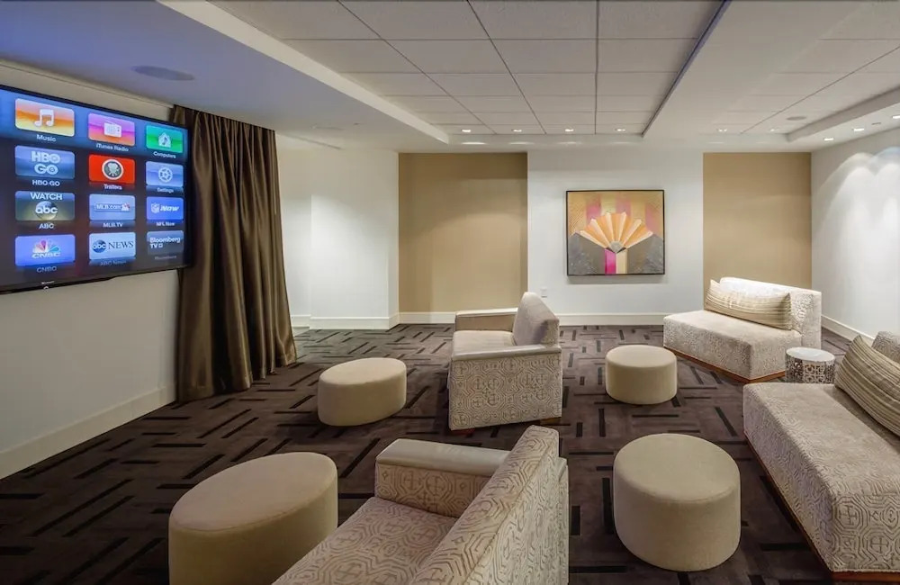 Cook City Suites - 1616 Walnut Street