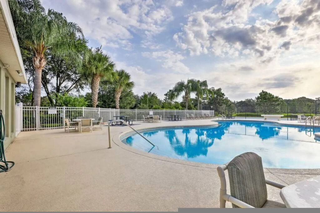 Triton Vacation Pool Home Near Disney