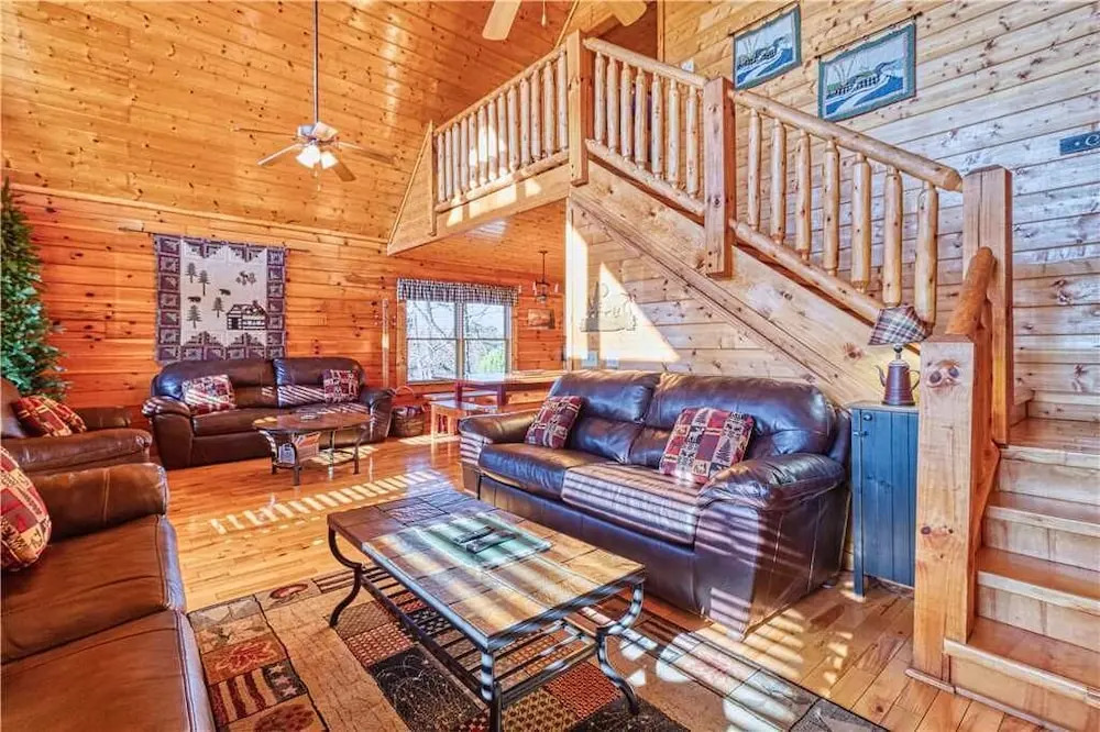 Smoky Mountain Retreat - Five Bedroom Cabin