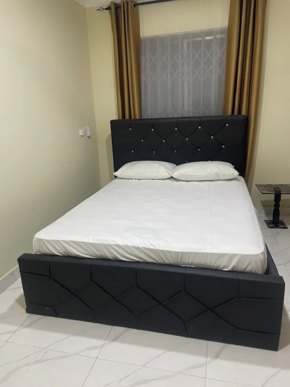 NickJaak Courtyard Rooms
