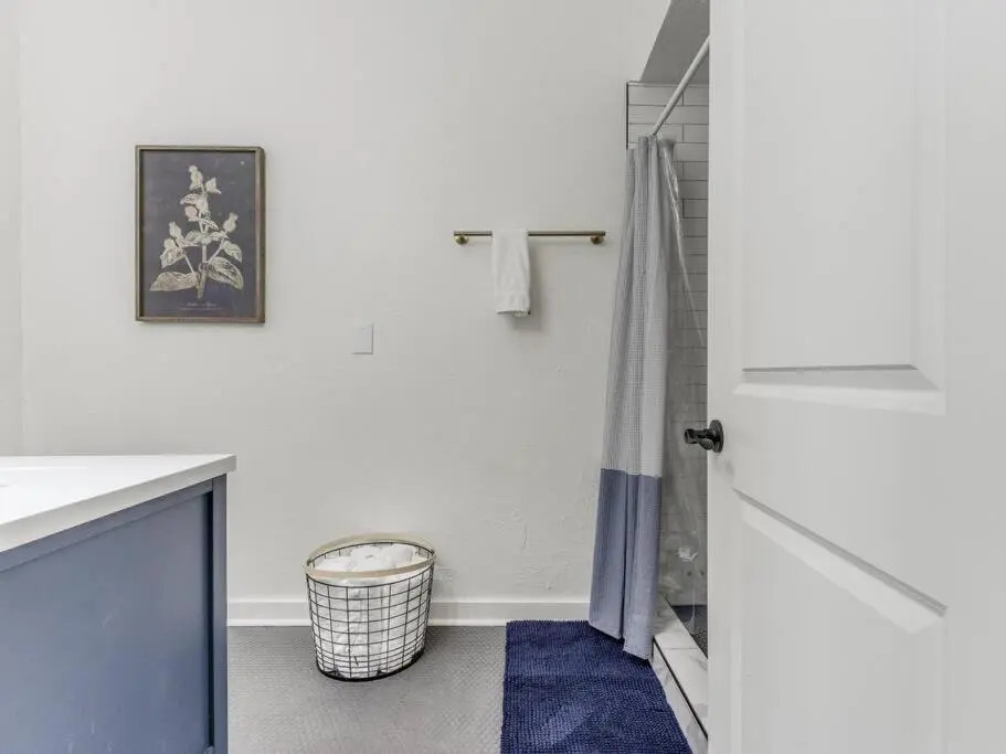 Uptown OKC HOT TUB Home w Peloton