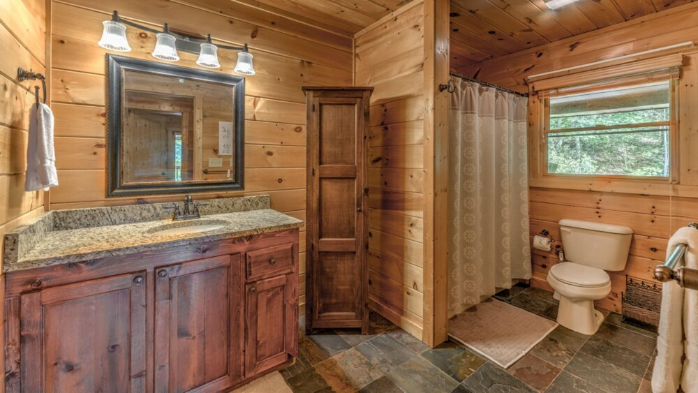 Cozy Bear Cabin by Escape to Blue Ridge