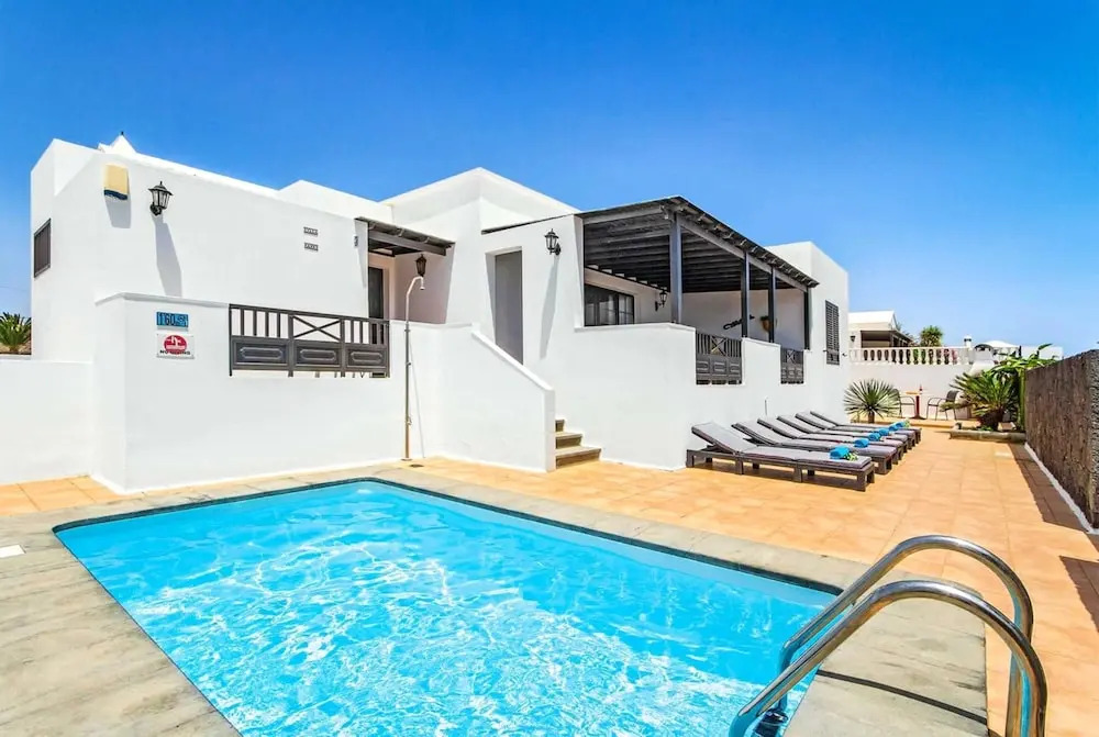 Villa With 3 Bedrooms in Tías, With Wonderful sea View, Private Pool, Enclosed Garden Near the Beach