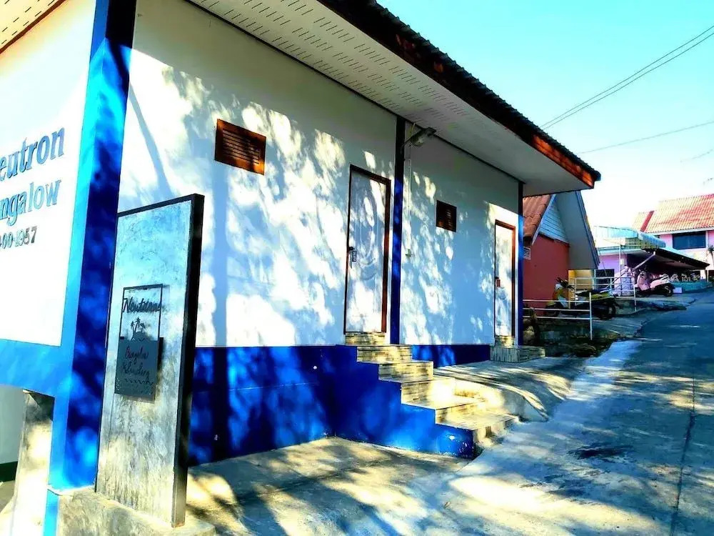 Oyo 1090 Neutron Bungalow
