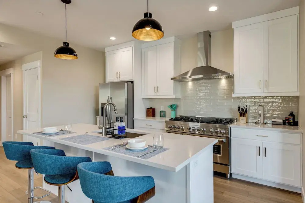 Ski Resorts & SLC Fun! Brand New Millcreek Home
