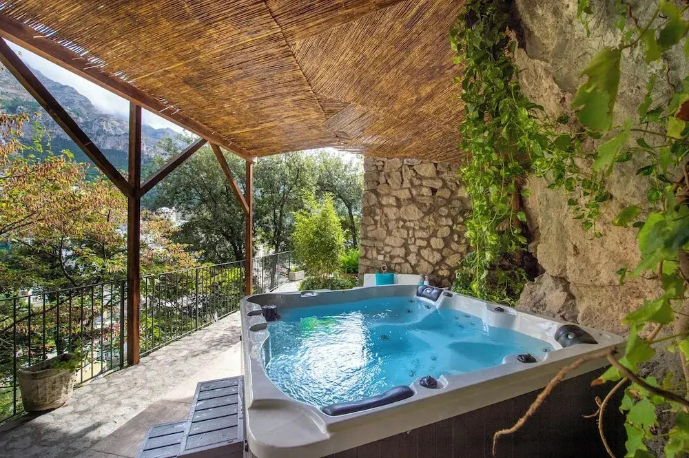 Villa In Positano With Luxury Spa & Amazing View