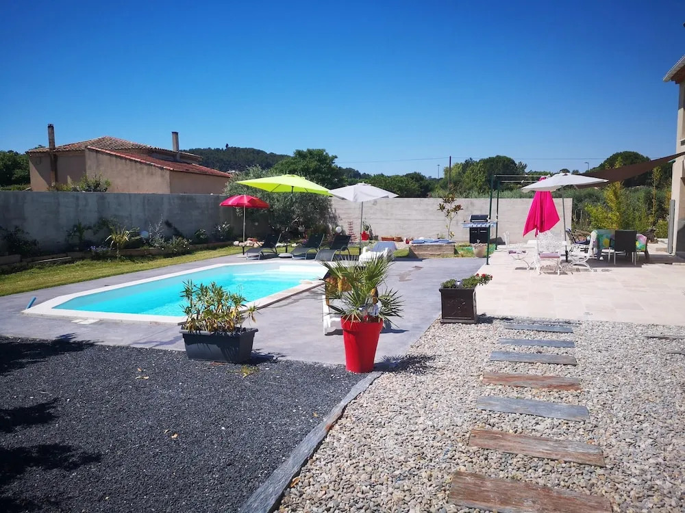 Apartment With 2 Bedrooms in Velaux, With Pool Access, Furnished Garde