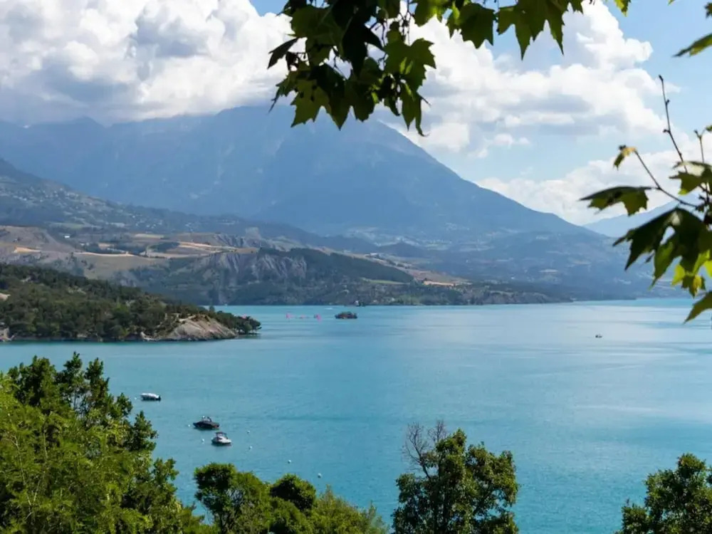 Mobile Homes for 4 People With Lake View in Residence L'ecrin du Lac, Chorges