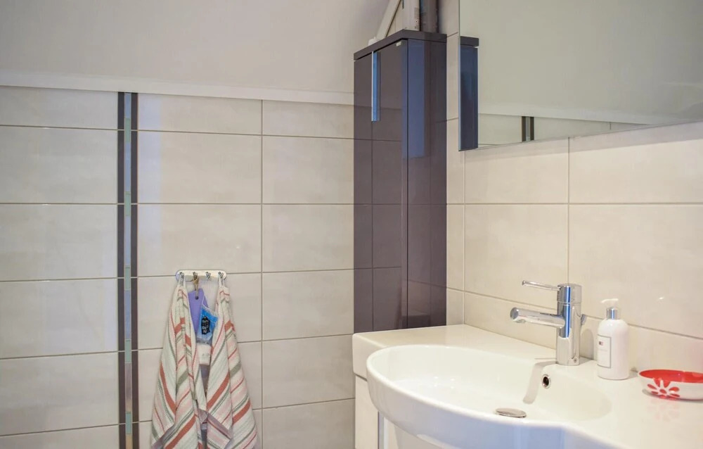 Gorgeous Home In Herdla With House Sea View