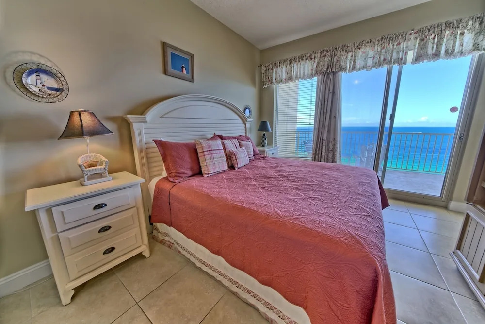 Wondrous Condo with Beach Access and Poolside Beach - Unit 2103 by RedAwning