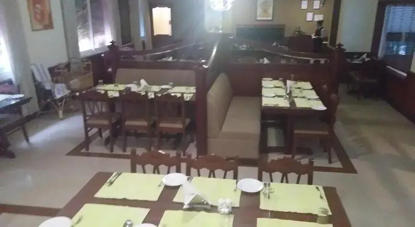 Hotel Raj Residency