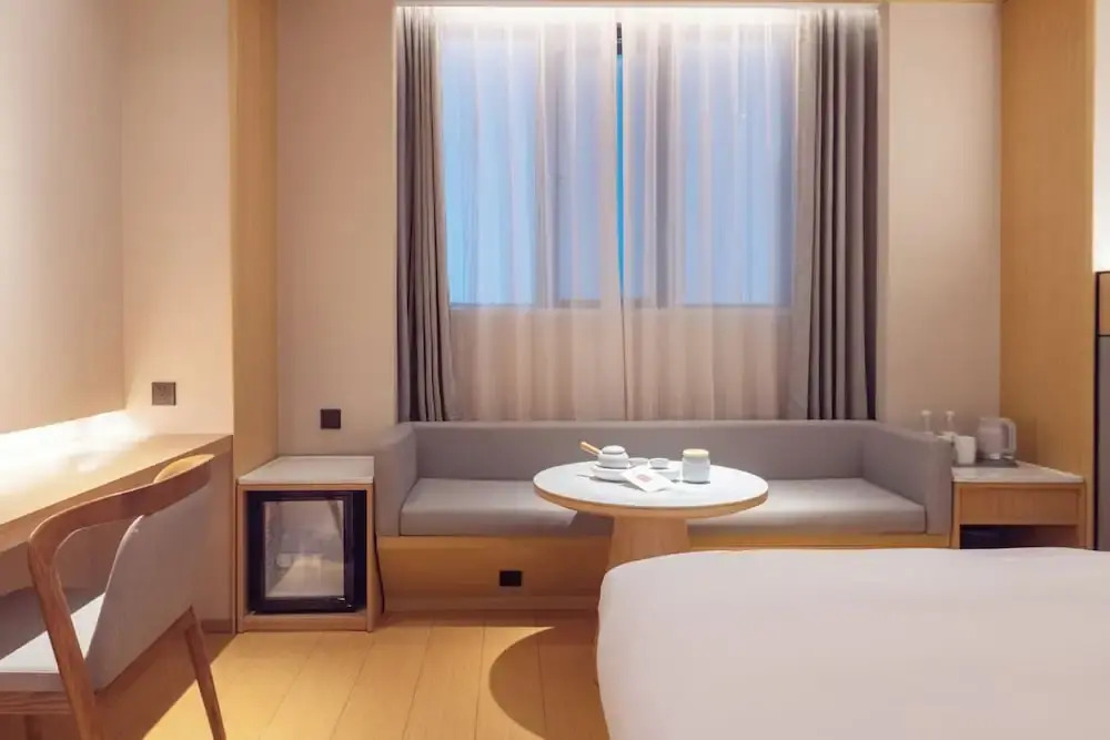 JI Hotel Shanghai Pudong Airport East Station Free shuttle bus