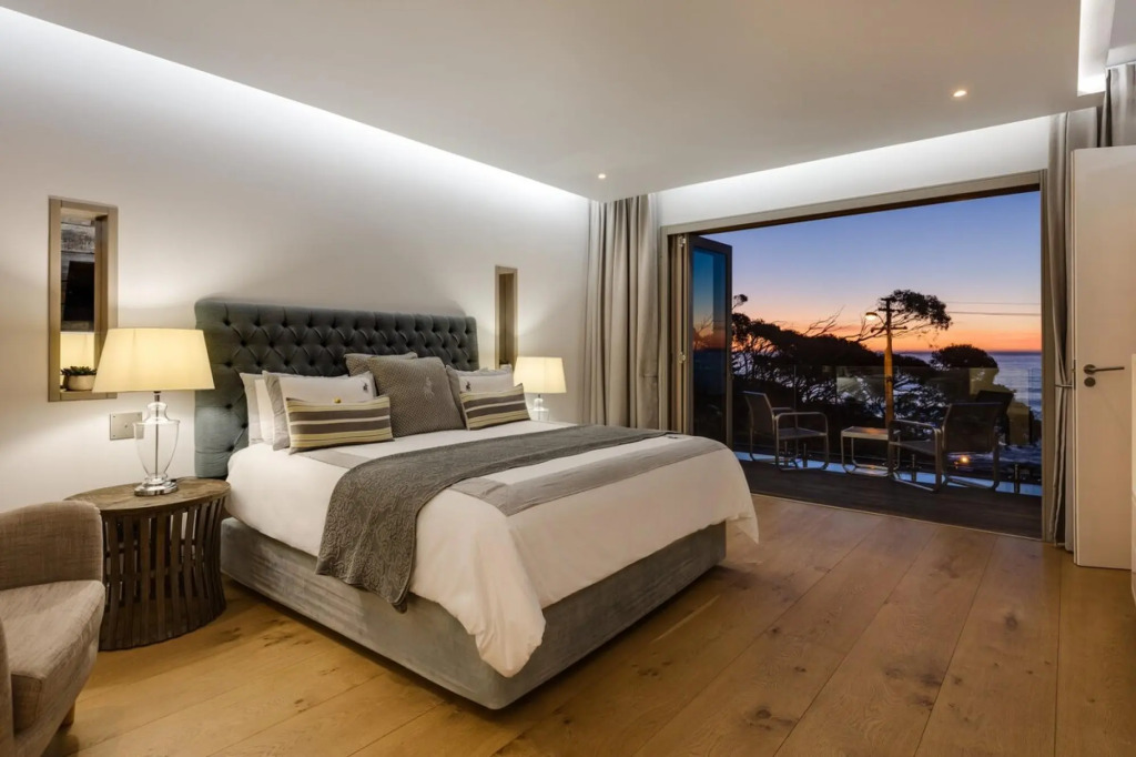 Element House - Contemporary and Upmarket Villa