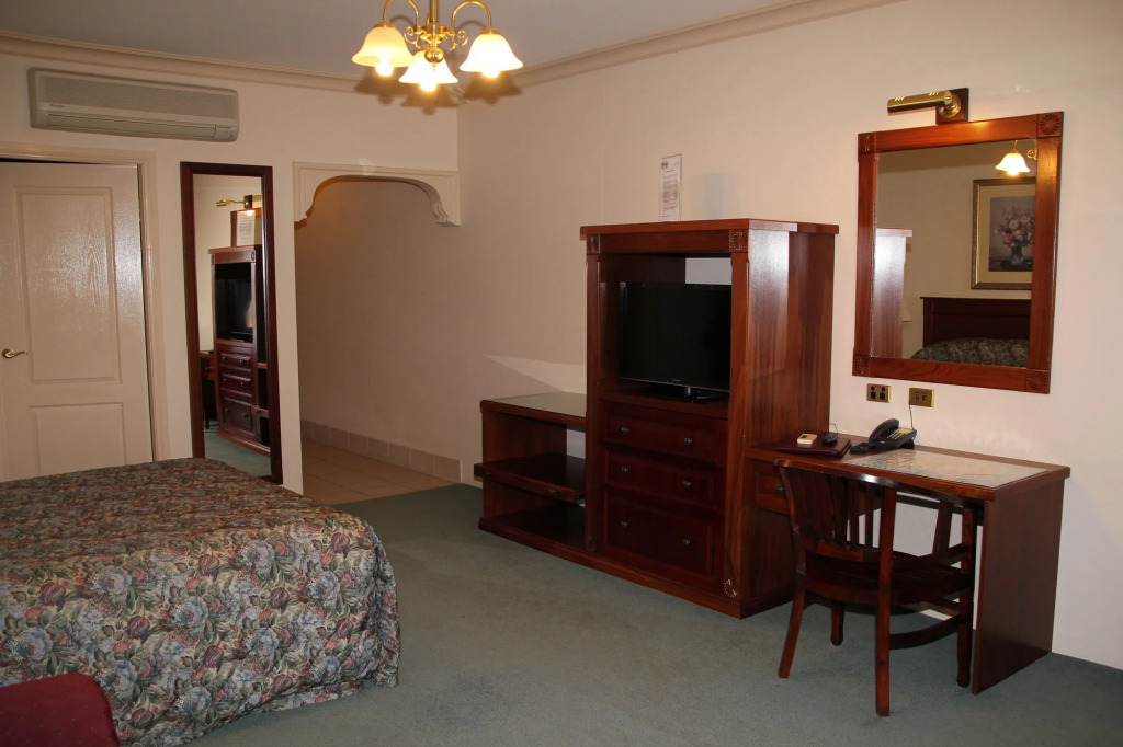 The Lawson Riverside Suites