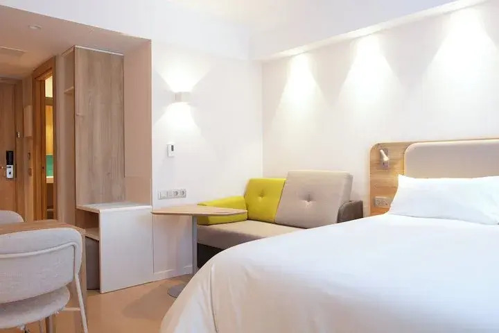 Holiday Inn Express & Suites Barcelona - Sabadell by IHG