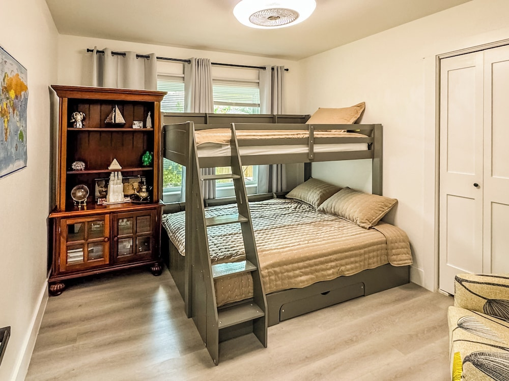The Houston Oasis - Urban Luxury