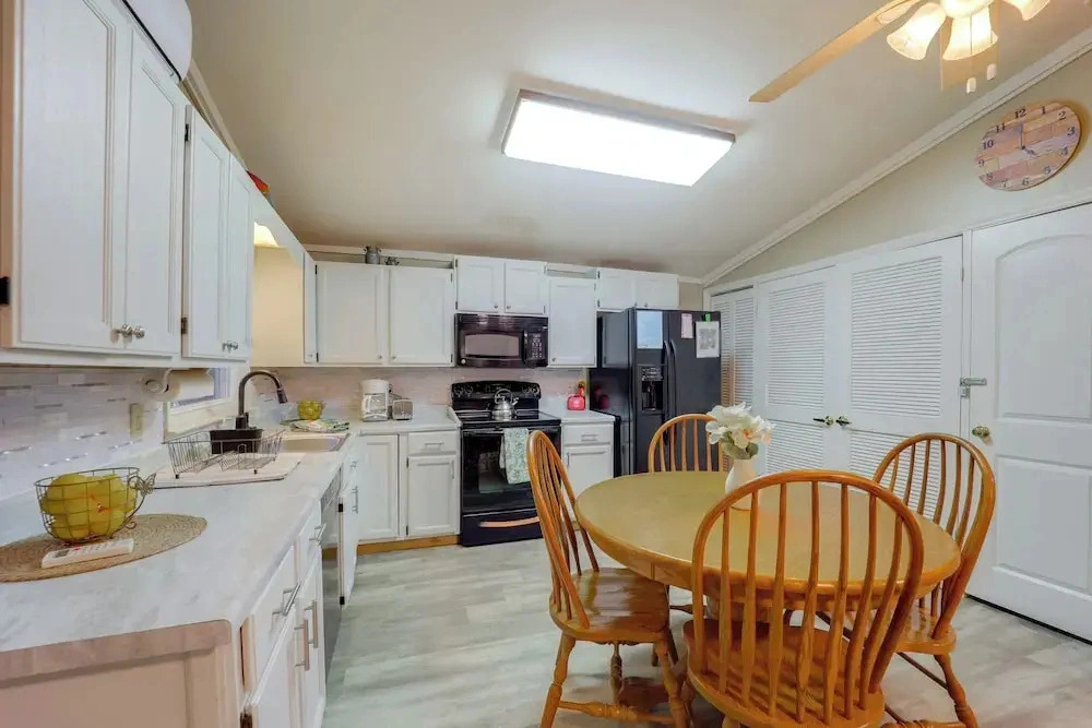 Community Perks! Mountain Home w/ Deck in Newland