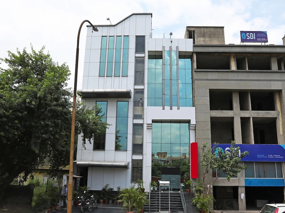 Fabhotel Cameron