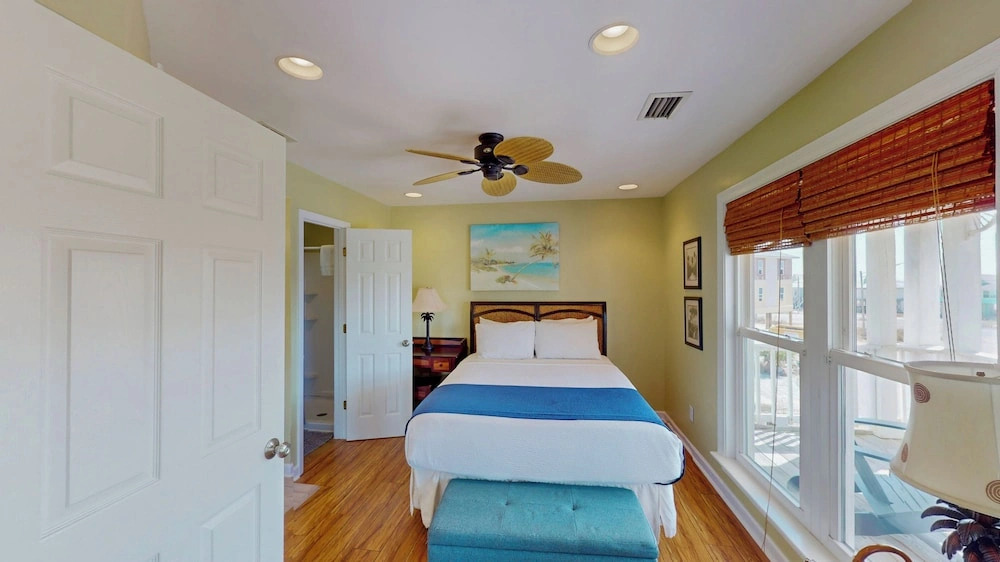 Amazing 5-bedroom Home With Incredible Views From 4 Balconies