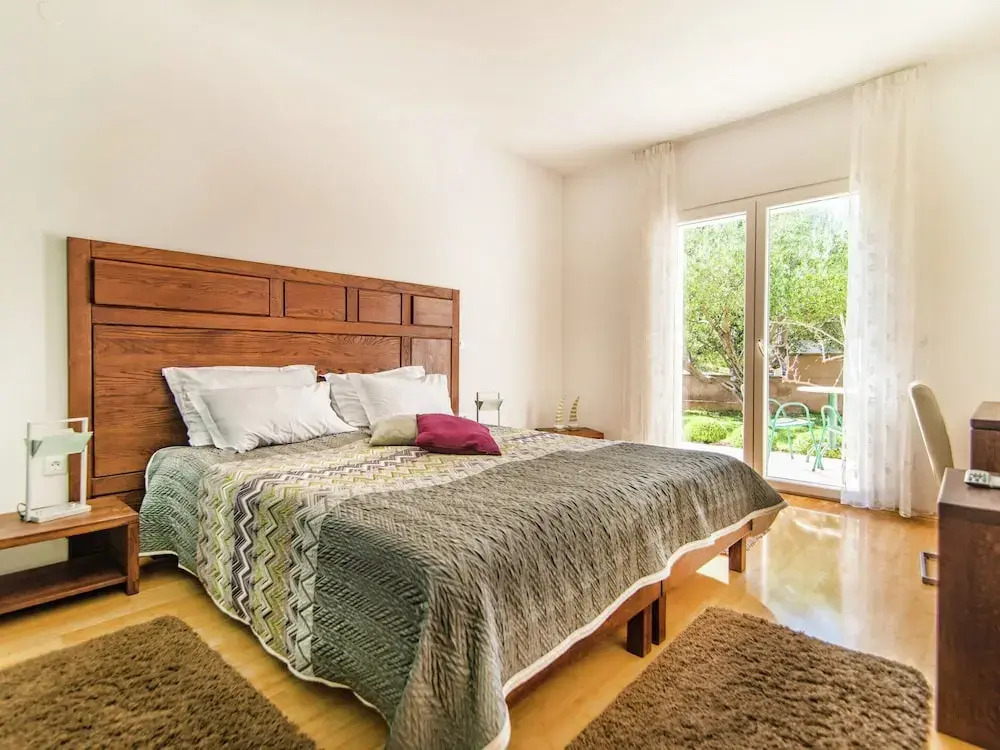 Beautiful Villa on the Island of Brac With Infinity Pool, Beach at 30 Meters