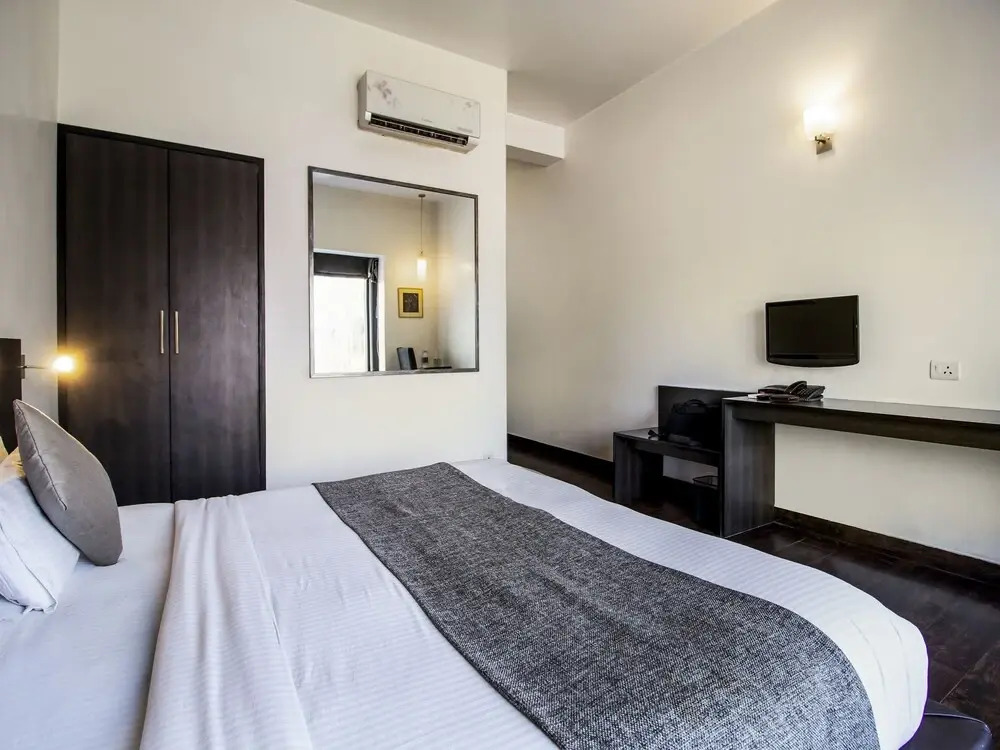 OYO 11166 The Saneer Boutique Hotel