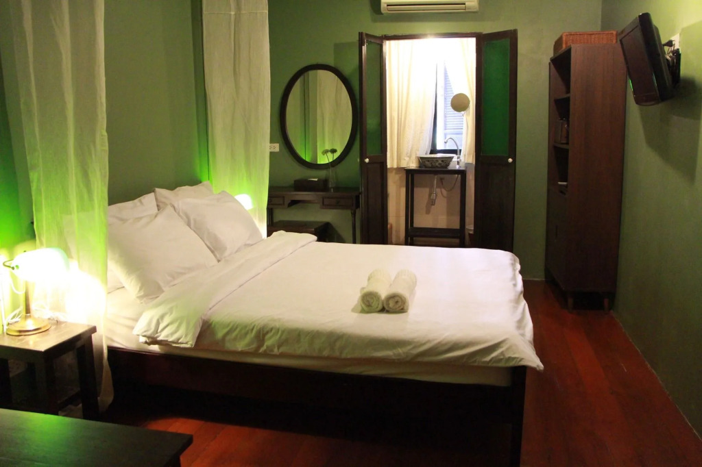 Niras Bankoc Hostel