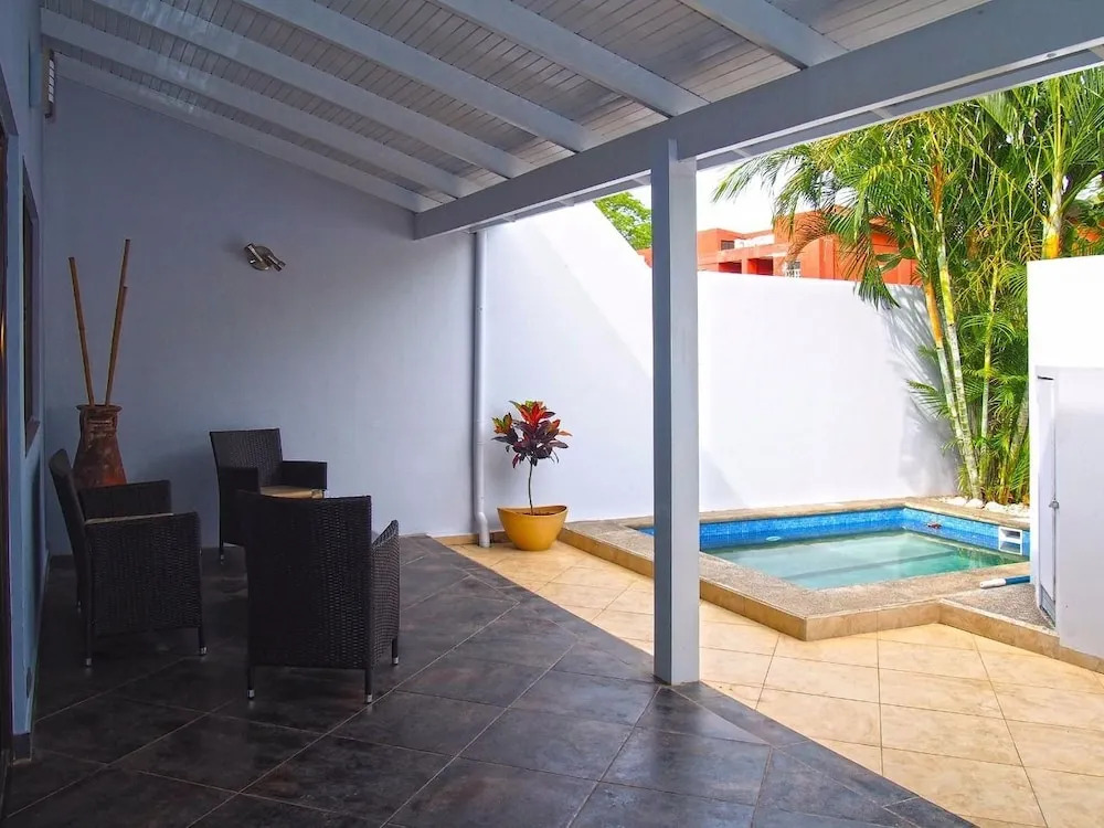 Villa Thoga Vacation Rentals & Tours