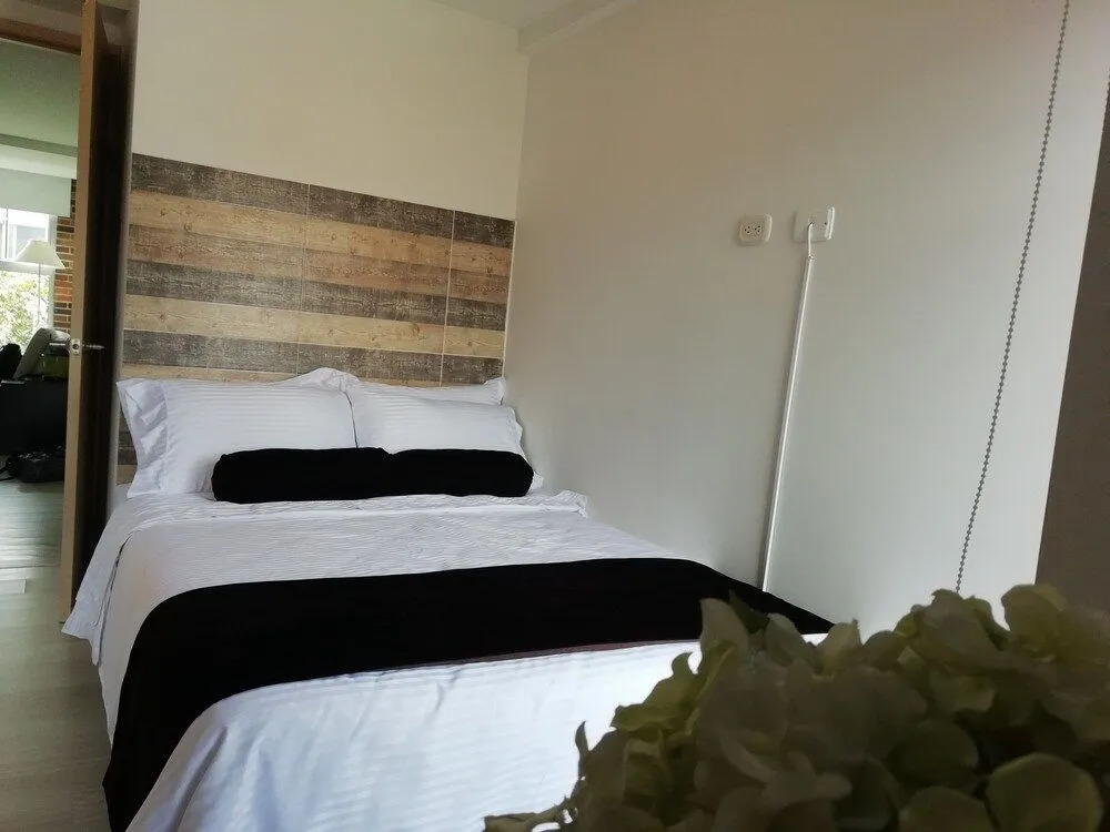 Apartasuites AV