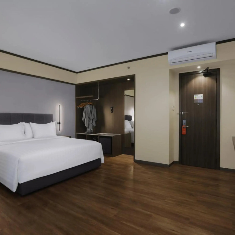 Harper Premier Nagoya Batam