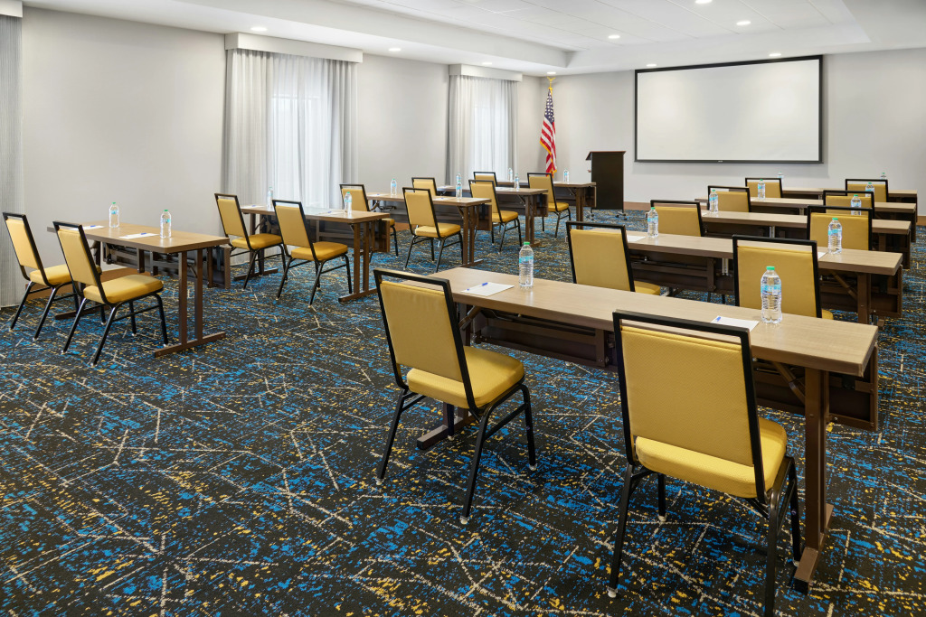 Hampton Inn & Suites Syracuse North Airport Area