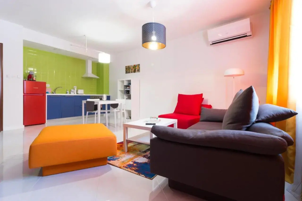 Pop your C-O-L-O-R-S - Funky and Modern 1BDR. Apt.