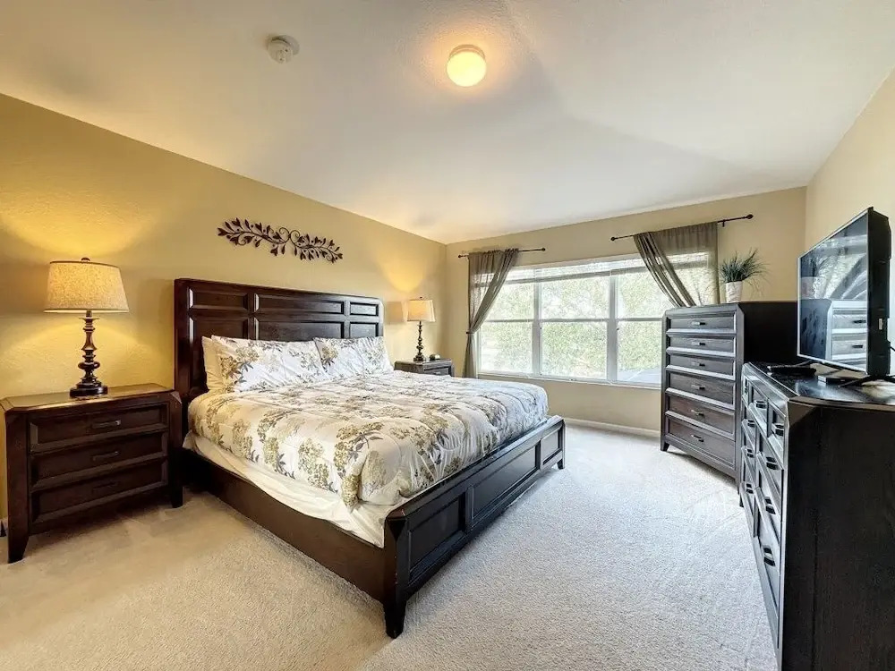 This amazing 6 Bedroom property with a lake view Villa by RedAwning