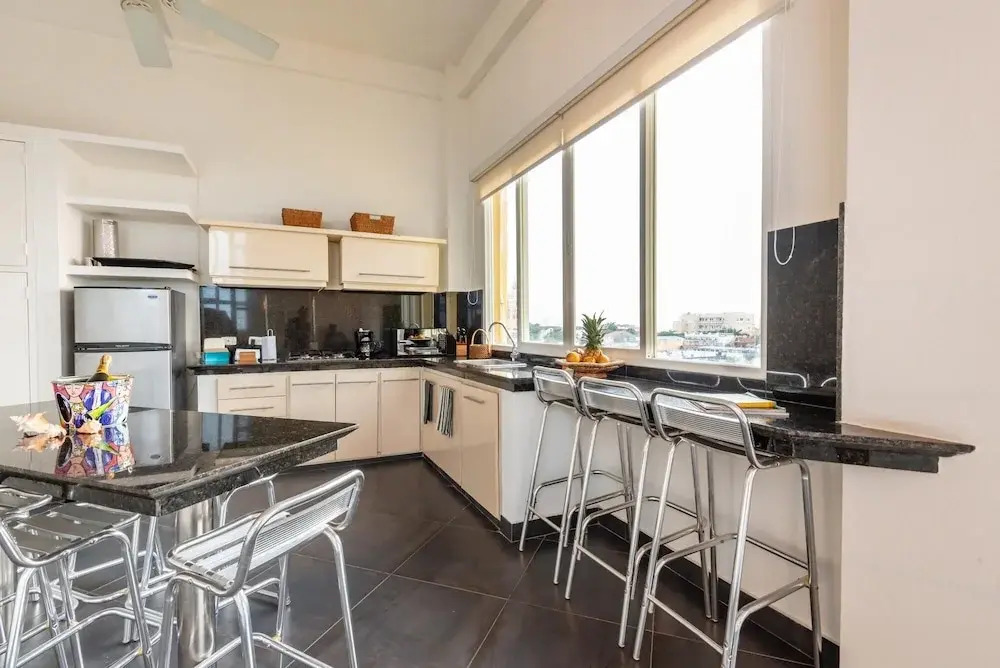 Ganem Lofts- Exclusive 1BR Apt w Incredible Old City Views 513r