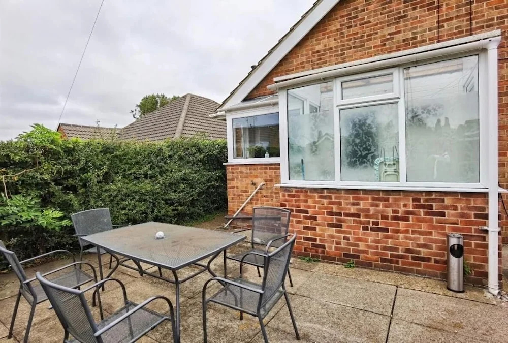 5 Bedroomed House Available for Guests and Contractors Wifi Parking