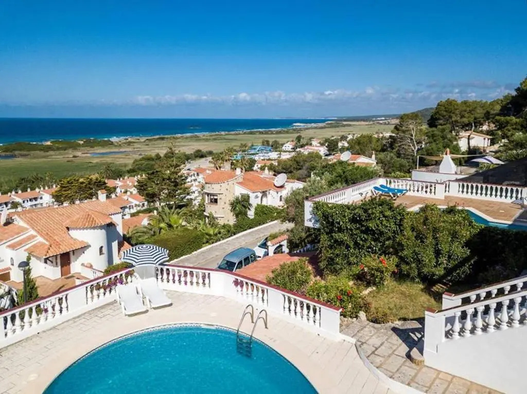 Casa Lucia - 2 bedroom family villa with large spacious pool area - Sea views