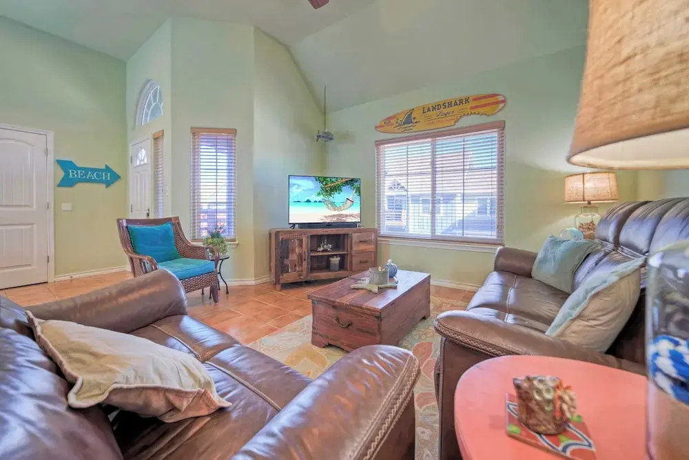 Communal Pool, Beach Gear & Prime Location Near Port Aransas Beaches Salty Seas by Avantstay