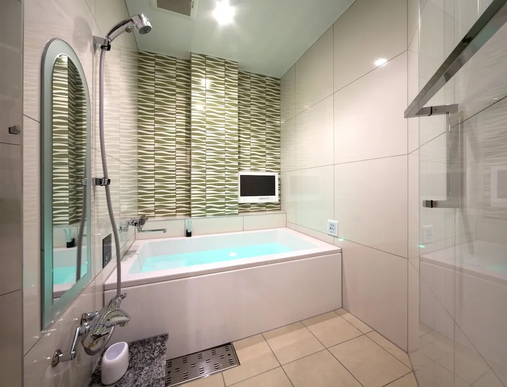 JEWEL HOTEL LUXURY MODERN