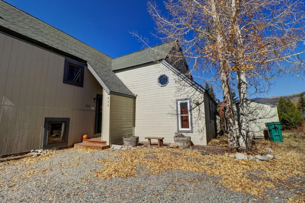 334 Willow Lake Ct. 4br W/loft 3ba 4 Bedroom Townhouse