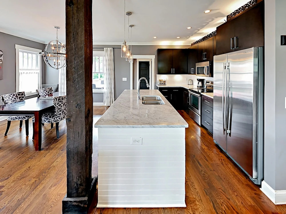 Stunning and Modern in 12South by RedAwning