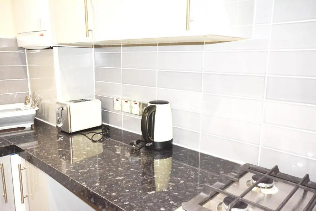 London Modern 4 Bedroom Apartment