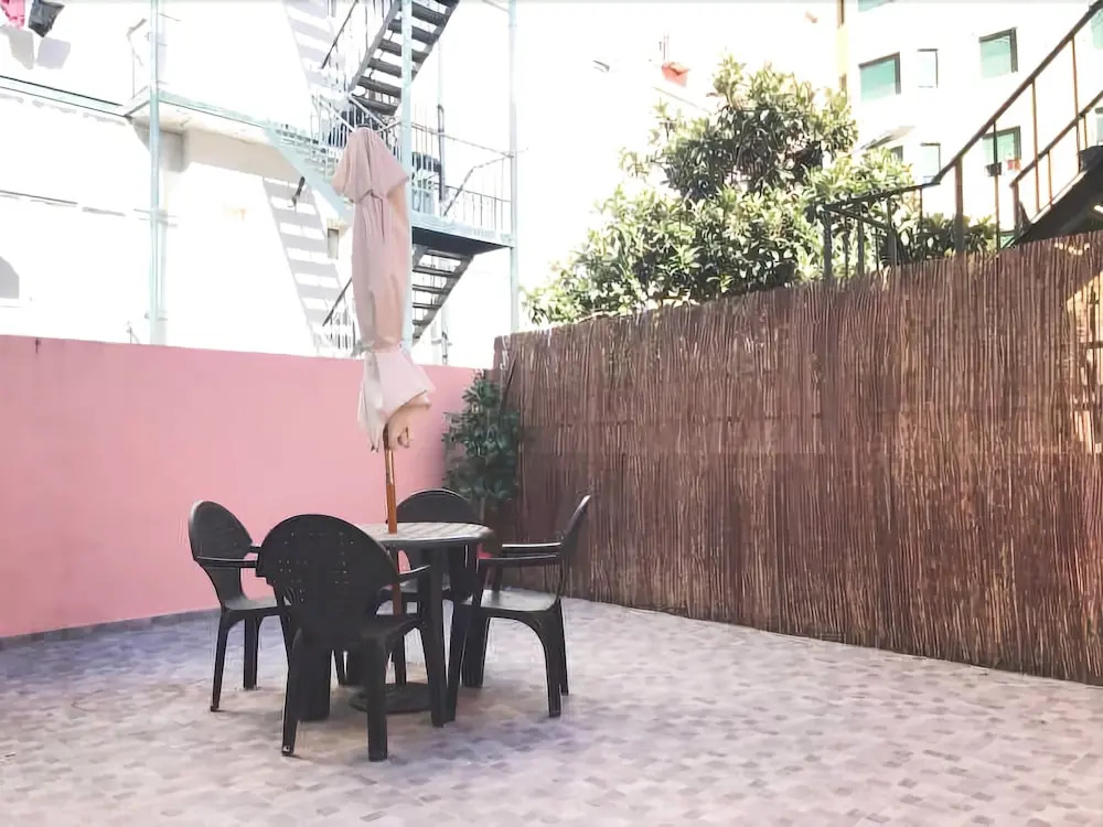 Campo Pequeno Terrace by Homing