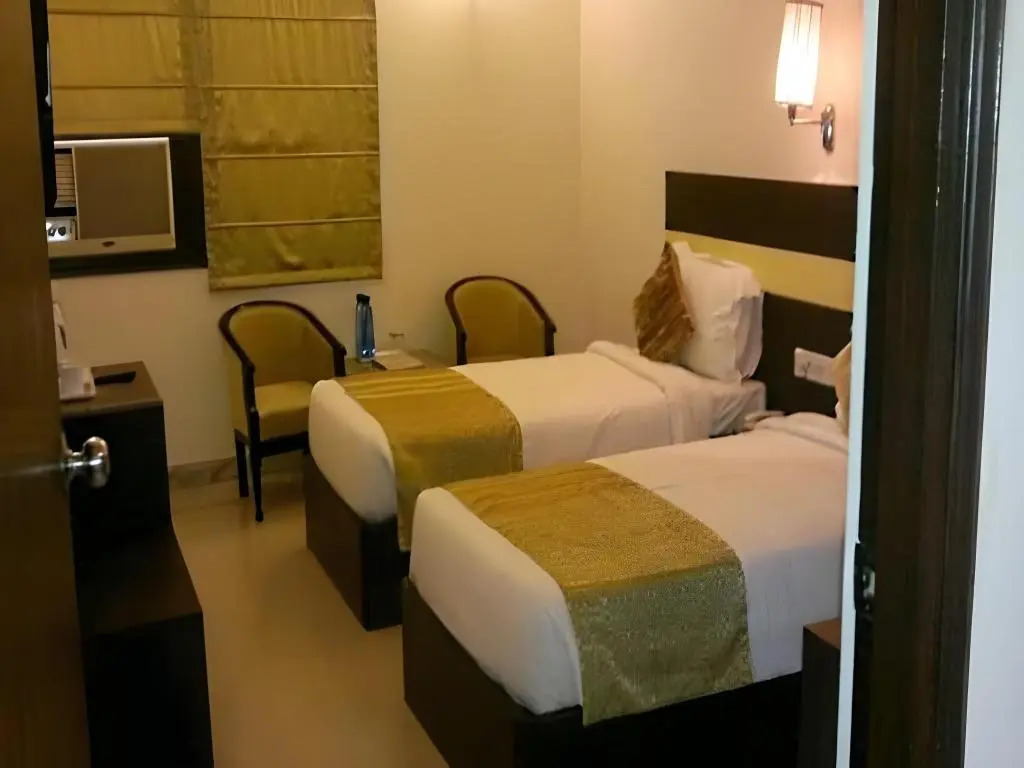 Hotel Empire Regency