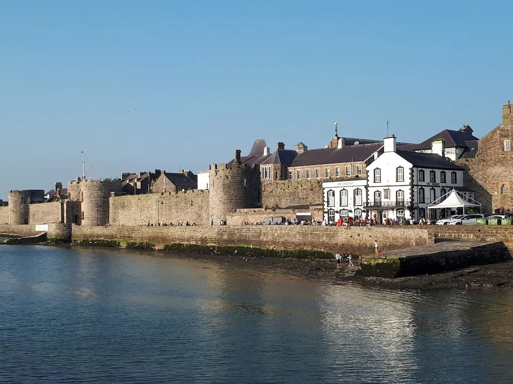 Ty Glyndwr Bunkhouse, Bar and cafe