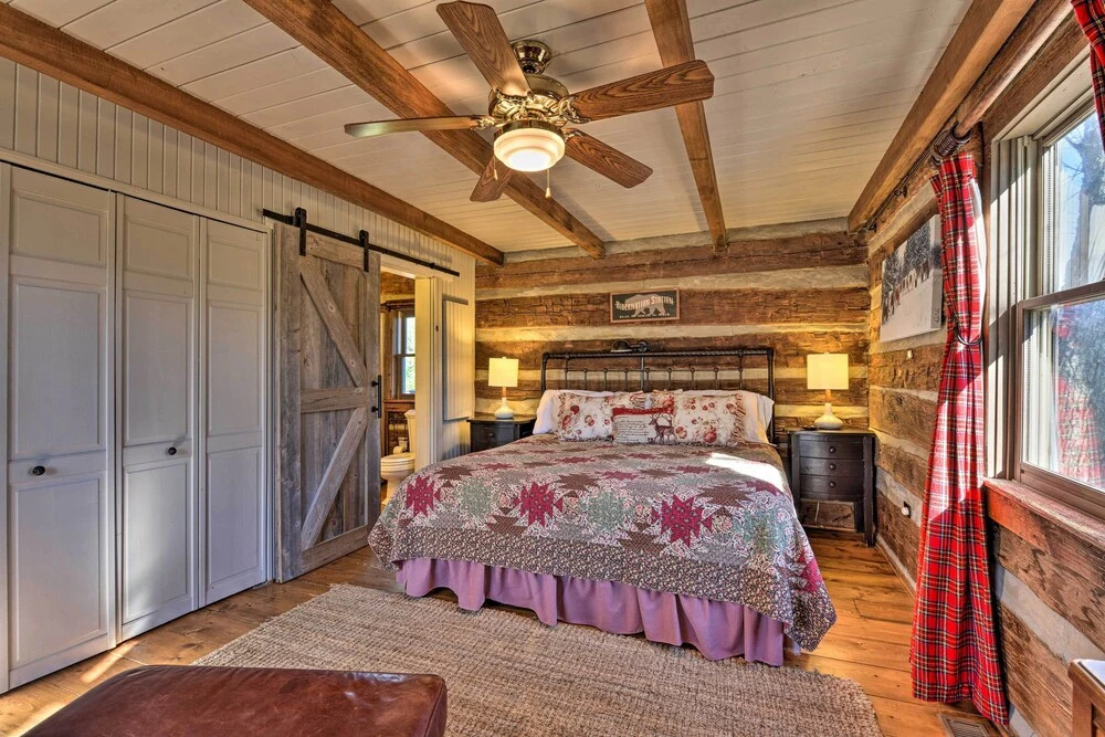 Cabin Near Boone w/ Hot Tub & Mountain Views