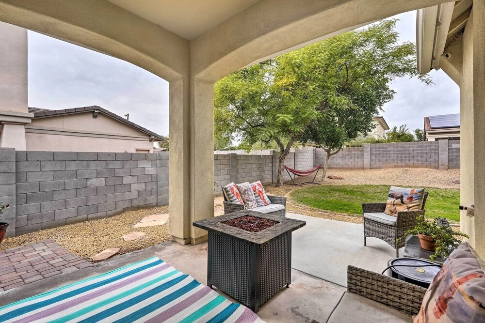 Fire Table, Grill Surprise Cottage with Pool Access