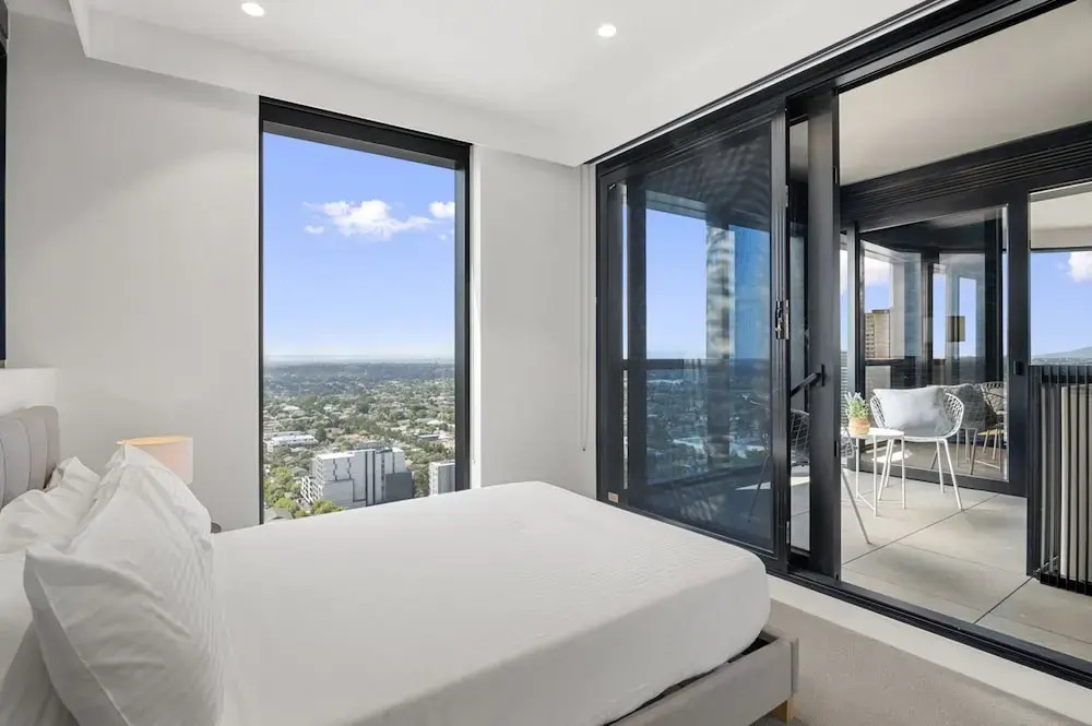 High-rise 3-bed Apartment With Premium Amenities