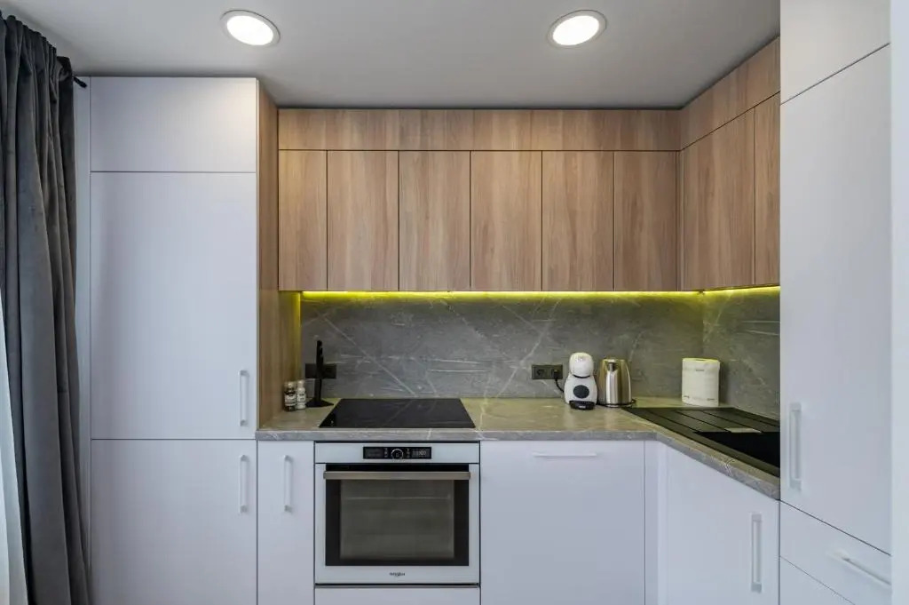 RIVERFRONT 2BD Old Town Apartment by Hostlovers