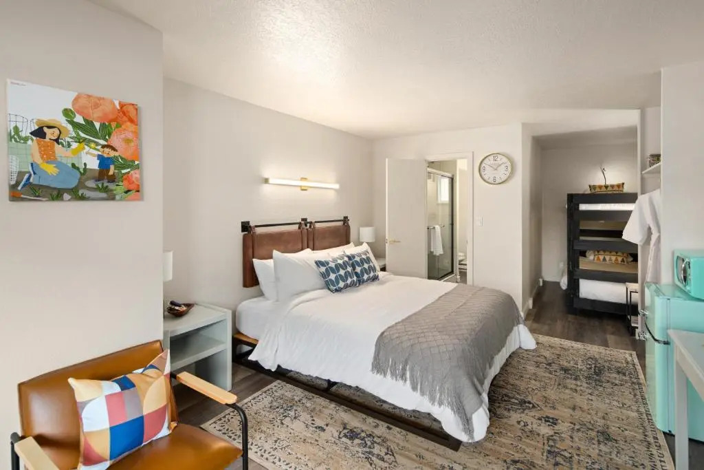 Hotel McCoy Pullman - Art, Coffee, Beer, Wine